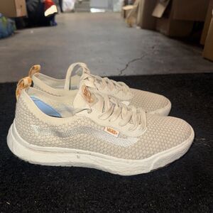 Vans Unisex UltraRange VR3 Vintage White Shoes Women's 9.5 - Men’s 8